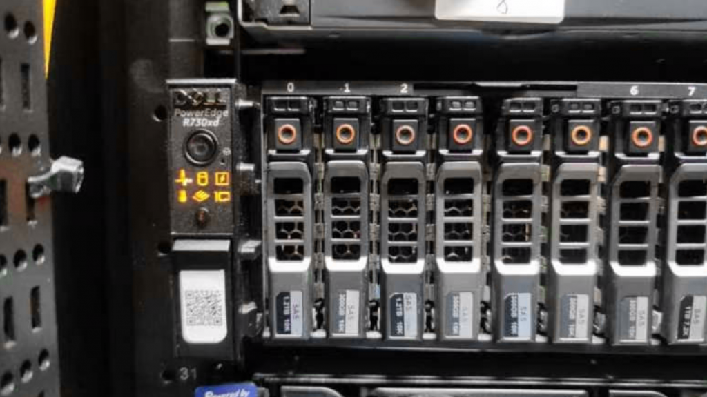 DELL R730xd 面板指示灯全亮黄色告警无法开机故障处置